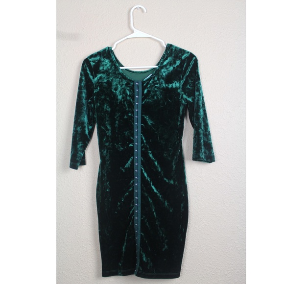 Green Velvet Dress by Forever 21 - Picture 3 of 3